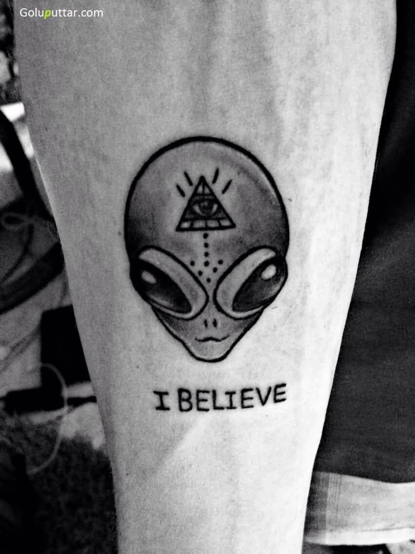 alien design tattoo Bulan 4 Maybe without the alien  Alien tattoo, Believe tattoos, Tattoo