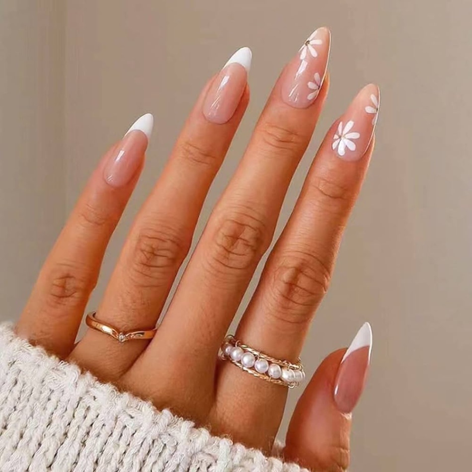 almond french nails design Bulan 5 m.media-amazon.com/images/I/RHiB-YL