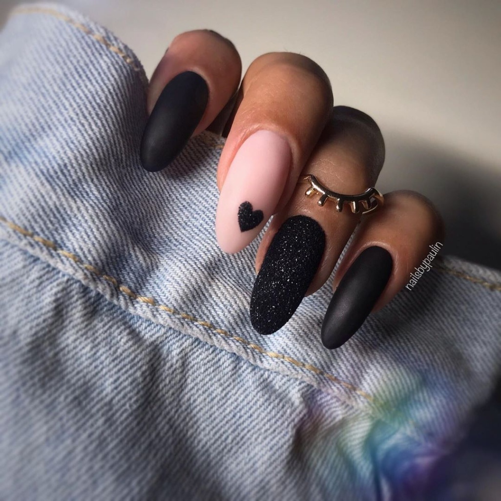 almond black nail designs Bulan 5 Pin on Paznokcie